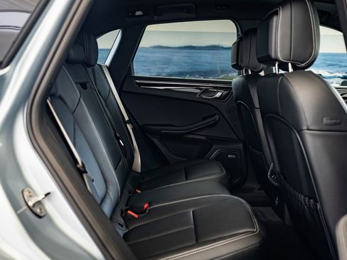 New 2026 Porsche Macan Turbo image 47