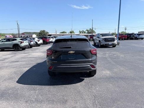 Used 2024 Chevrolet Trax LS FWD image 4