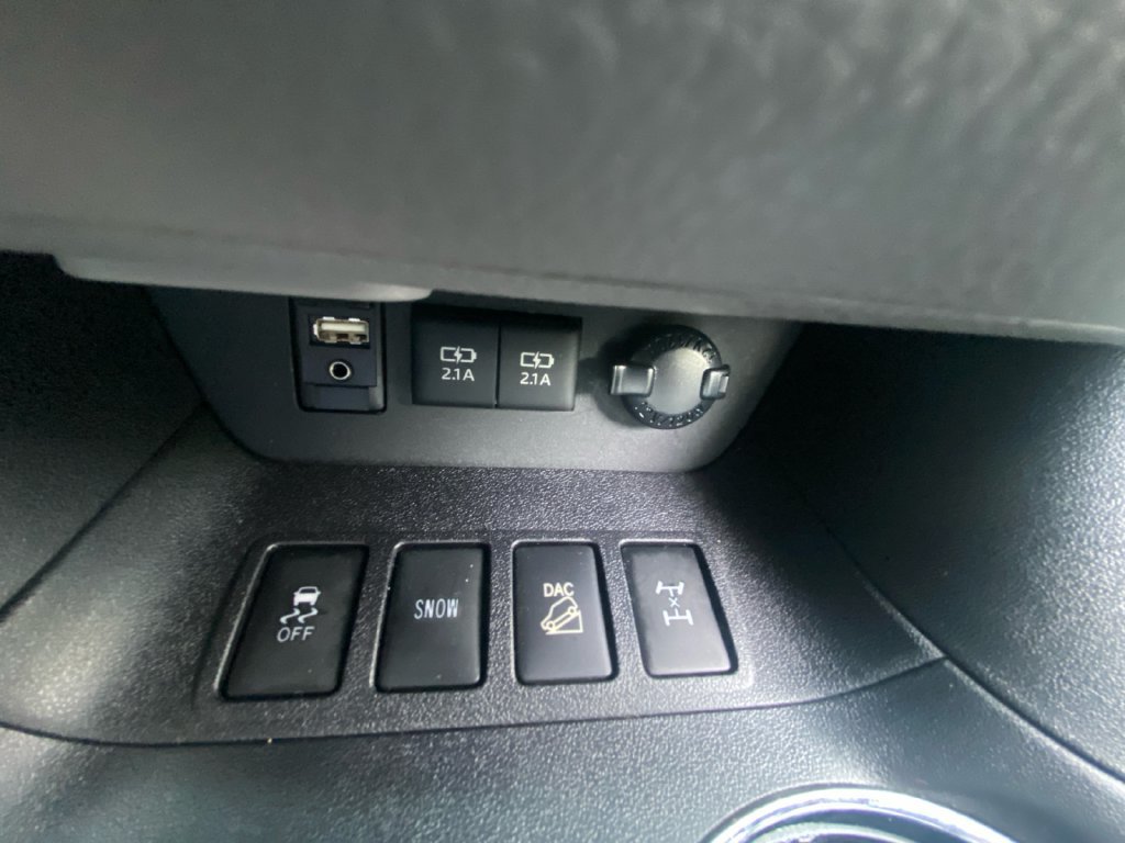 Used 2017 Toyota Highlander Limited AWD/4WD image 24