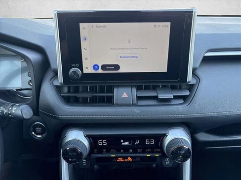 Used 2025 Toyota RAV4 XLE FWD image 12