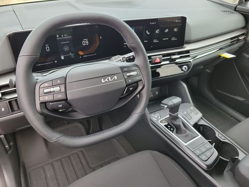 New 2026 Kia Sportage LX AWD/4WD image 2