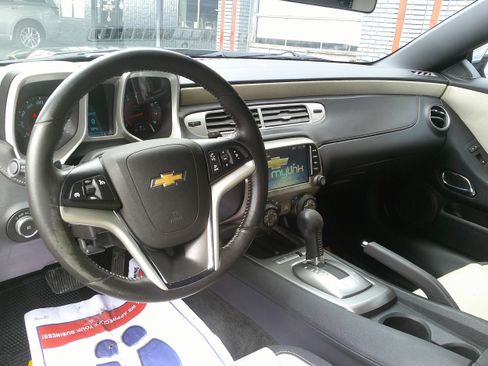 Used 2014 Chevrolet Camaro LT image 19