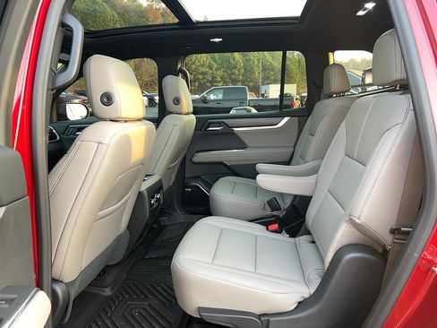 Used 2026 GMC Acadia Elevation w/ Elevation Premium Package image 29