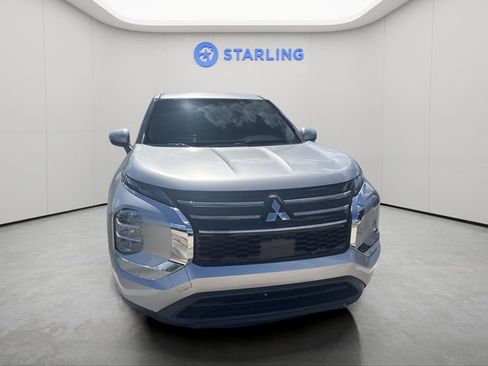 Used 2025 Mitsubishi Outlander ES FWD image 9
