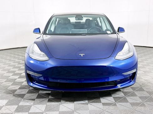 Used 2018 Tesla Model 3 Long Range RWD image 2