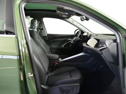 New 2025 Audi Q5 Premium Plus image 17