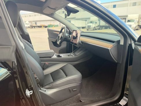 Used 2023 Tesla Model Y Long Range AWD/4WD image 23