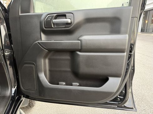 Used 2019 Chevrolet Silverado 1500 Custom Trail Boss w/ Custom Convenience Package image 15