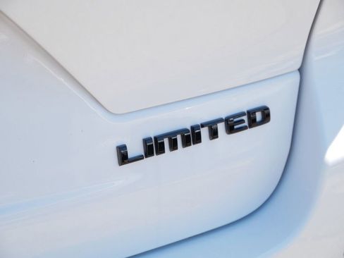 New 2025 Jeep Grand Cherokee Limited image 13