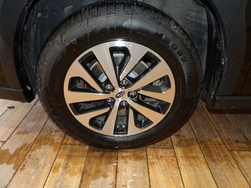 Used 2024 Subaru Outback Premium w/ Popular Package #1 image 10