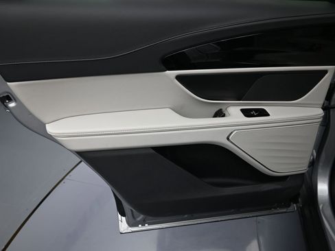 New 2026 Lincoln Nautilus Premier image 28