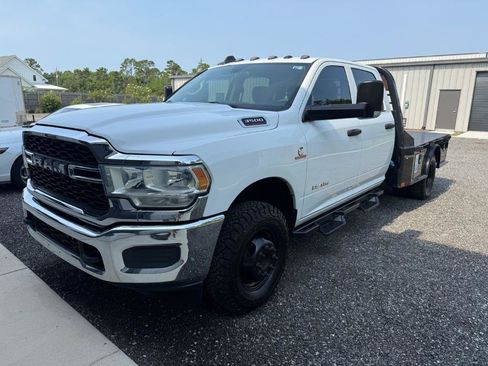 Used 2020 RAM 3500 Tradesman w/ Chrome Appearance Group AWD/4WD image 3