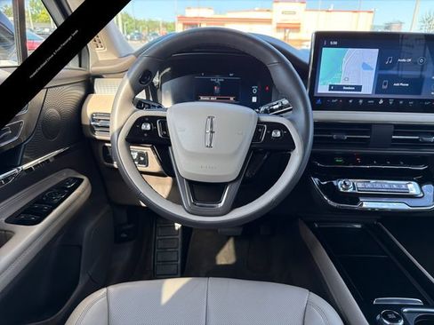 Used 2023 Lincoln Corsair AWD w/ Equipment Group 101A image 18