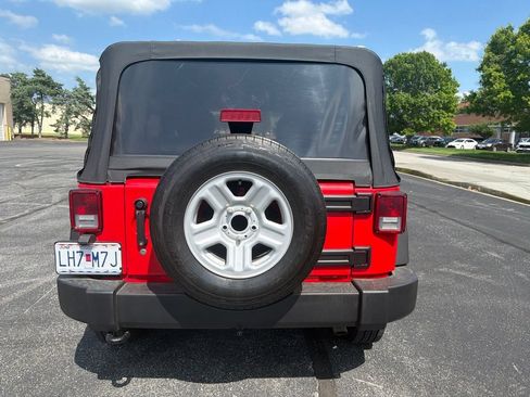 Used 2017 Jeep Wrangler Unlimited Sport AWD/4WD image 6