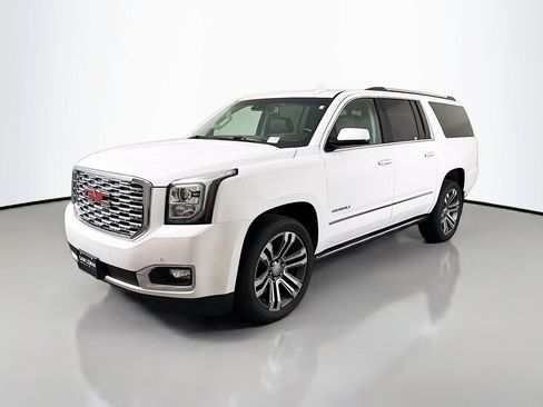 Used 2020 GMC Yukon XL Denali w/ Denali Ultimate Package image 3