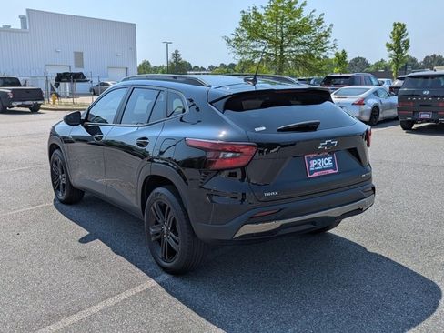 Used 2024 Chevrolet Trax ACTIV w/ Driver Confidence Package image 7