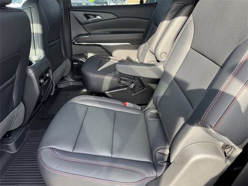 New 2026 Chevrolet Traverse Z71 w/ Enhanced Driving Package image 9