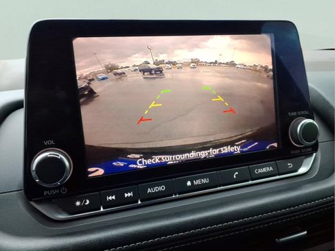 Used 2023 Nissan Rogue S AWD/4WD image 9