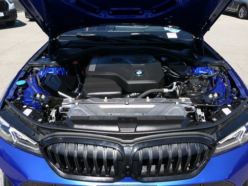 Used 2023 BMW 330i Sedan w/ M Sport Package RWD image 28