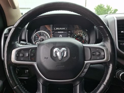 Used 2020 RAM 1500 Big Horn AWD/4WD image 18
