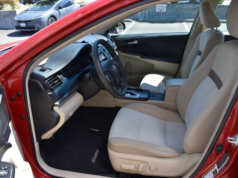 Used 2012 Toyota Camry LE FWD image 18