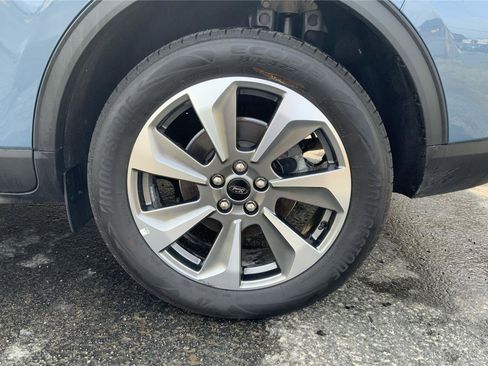 Used 2025 Ford Escape Platinum image 28