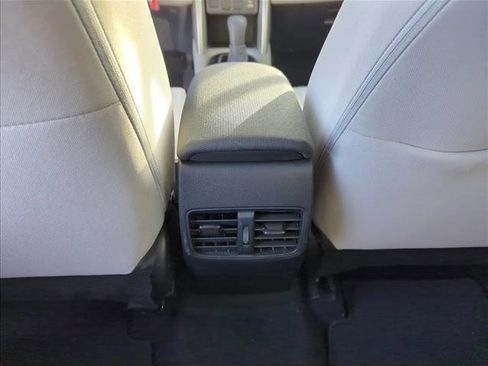 Used 2022 Toyota Corolla Cross L image 24
