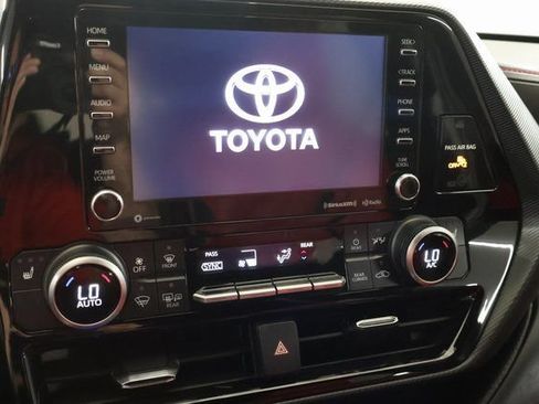 Used 2021 Toyota Highlander XSE AWD/4WD image 22