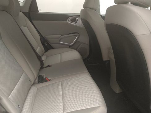 Used 2025 Kia Soul LX w/ LX Technology Package image 19