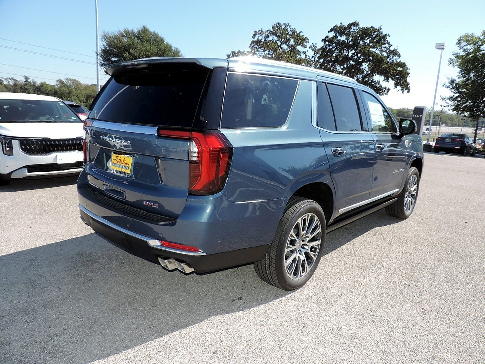 New 2027 GMC Yukon Denali w/ Denali Reserve Package AWD/4WD image 5