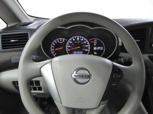 Used 2015 Nissan Quest S image 10