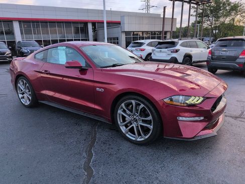Used 2019 Ford Mustang GT Premium RWD image 7