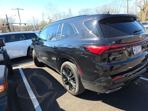 Used 2025 Buick Enclave Sport Touring w/ Power Package image 24