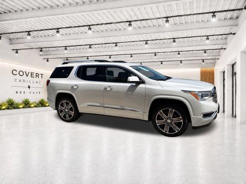 Used 2019 GMC Acadia Denali w/ Technology Package FWD image 13