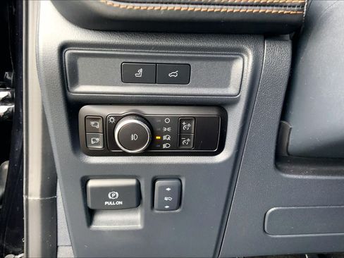 Used 2023 Ford Expedition Platinum AWD/4WD image 33