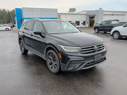 Used 2022 Volkswagen Tiguan SE w/ Panoramic Sunroof Package