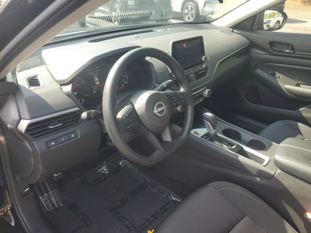 Used 2025 Nissan Altima 2.5 S FWD image 13
