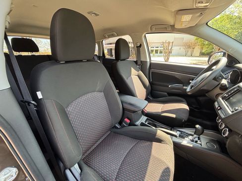 Used 2018 Mitsubishi Outlander Sport ES image 17