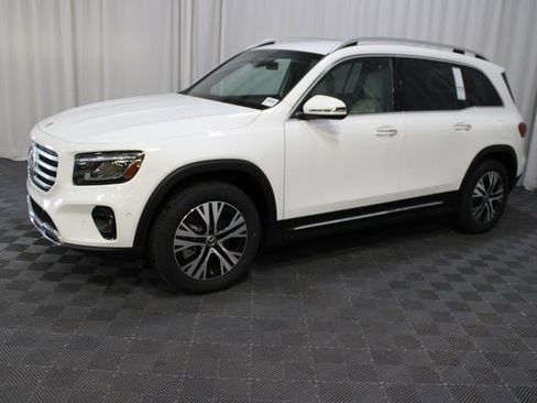 New 2025 Mercedes-Benz GLB 250 4MATIC image 3