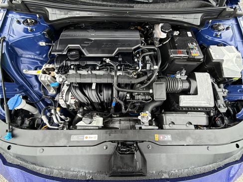 Used 2025 Hyundai Elantra Sport image 17