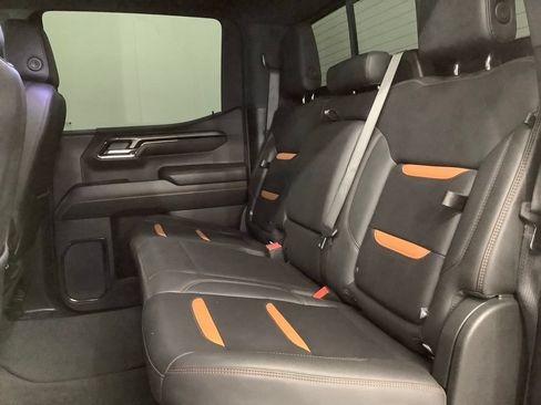 Used 2024 GMC Sierra 1500 AT4 w/ Technology Package AWD/4WD image 7
