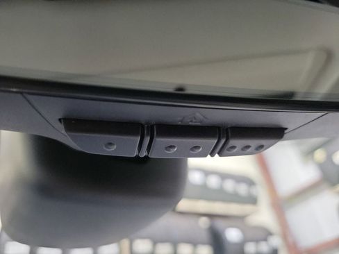 New 2025 Land Rover Discovery Sport S image 34