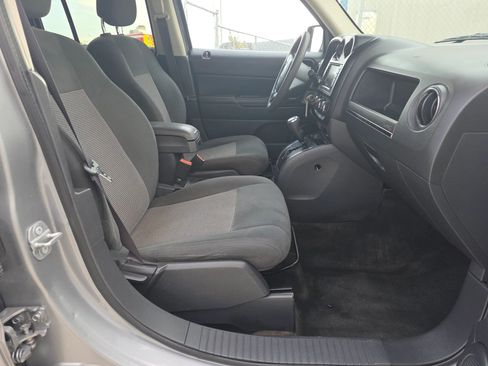 Used 2017 Jeep Patriot Sport w/ Power Value Group image 19