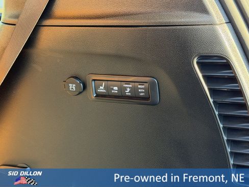 Used 2022 Chrysler Pacifica Pinnacle image 6