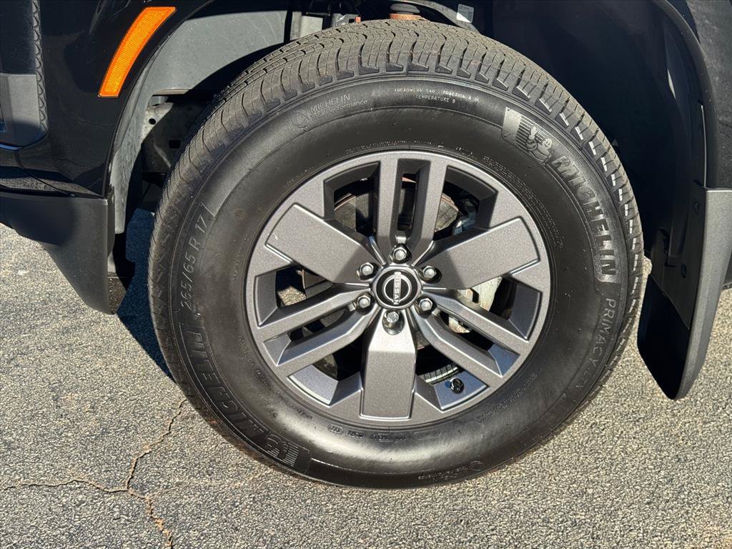 Certified 2025 Nissan Frontier SV RWD image 9