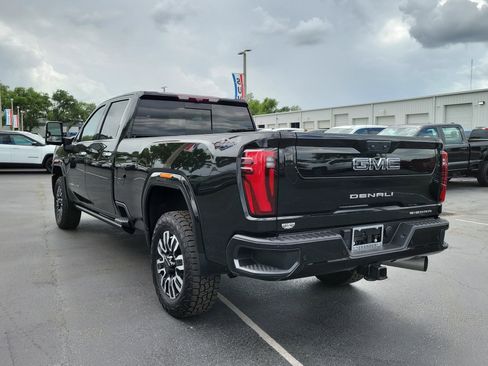 Used 2024 GMC Sierra 2500 Denali Ultimate image 7