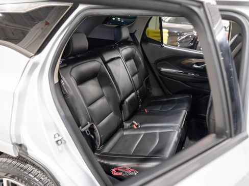 Used 2019 GMC Terrain Denali w/ Advanced Safety Package image 17