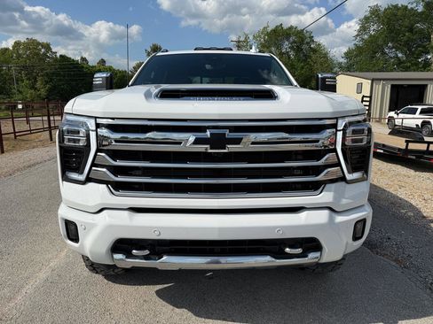 Used 2024 Chevrolet Silverado 2500 High Country w/ Technology Package image 10