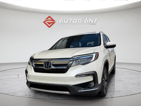 Used 2019 Honda Pilot Touring image 3