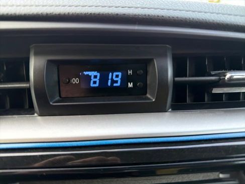 Used 2015 Toyota Corolla LE FWD image 25